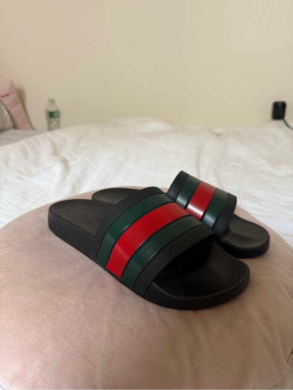 Gucci Black Slides with Green and Red Signature Stripes - Picture 2 of 2
